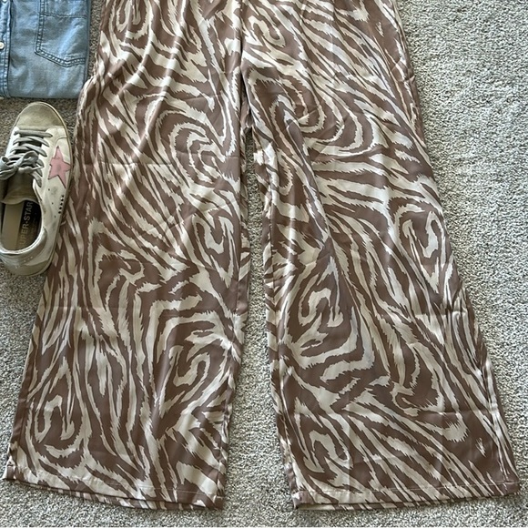 Silky Animal Print Flare Leg Pants - Picture 3 of 4